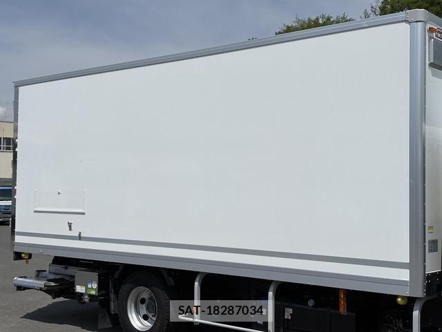 Isuzu ELF TRUCK 2020-03 6814812-8