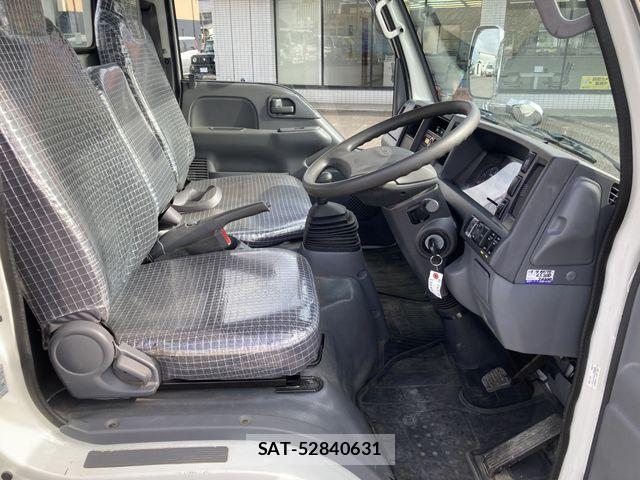 Isuzu ELF TRUCK 2019-08 6814817-4