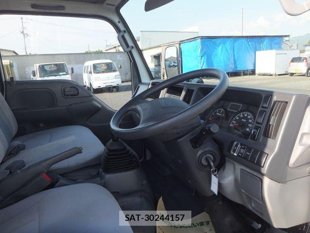 Isuzu ELF TRUCK 2016-04 6814818-11