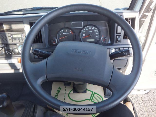 Isuzu ELF TRUCK 2016-04 6814818-15
