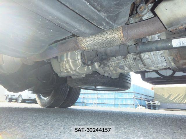 Isuzu ELF TRUCK 2016-04 6814818-23