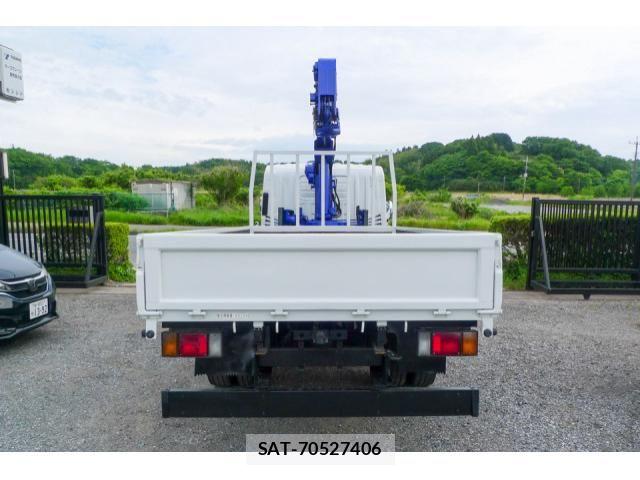 Isuzu ELF TRUCK 2013-06 6904655-3
