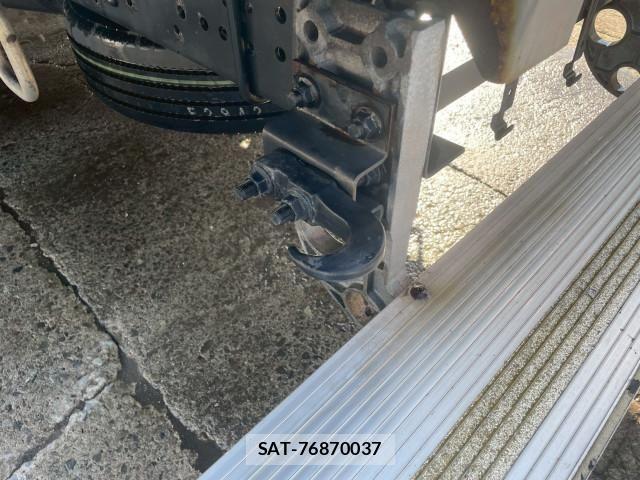 Isuzu ELF TRUCK 2020-02 6904644-9