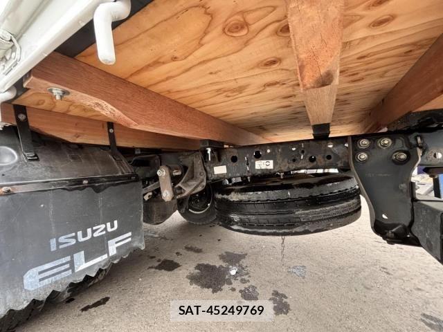 Isuzu ELF TRUCK 2013-10 6904700-24