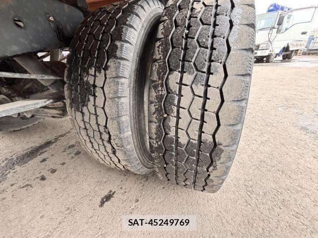 Isuzu ELF TRUCK 2013-10 6904700-25
