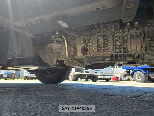 Isuzu ELF TRUCK 2016-11 6904682-23