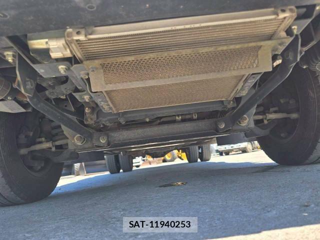 Isuzu ELF TRUCK 2016-11 6904682-24