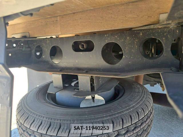 Isuzu ELF TRUCK 2016-11 6904682-25