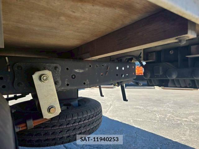 Isuzu ELF TRUCK 2016-11 6904682-26