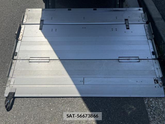 Isuzu ELF TRUCK 2017-03 6904692-9