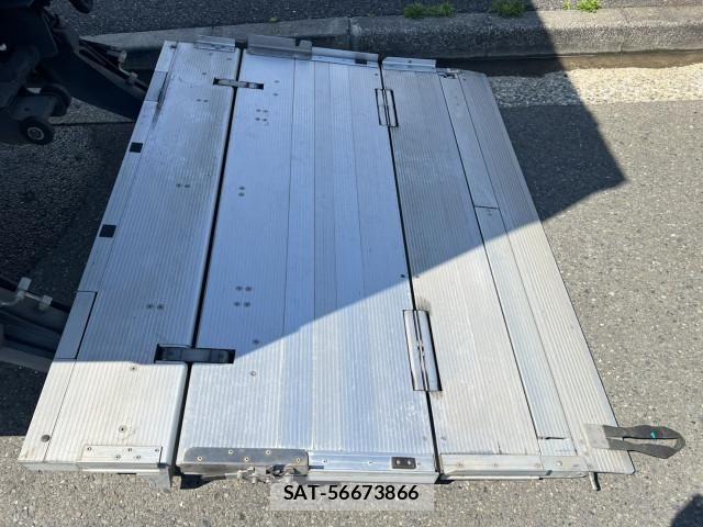 Isuzu ELF TRUCK 2017-03 6904692-10