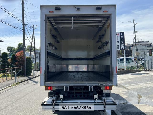 Isuzu ELF TRUCK 2017-03 6904692-8