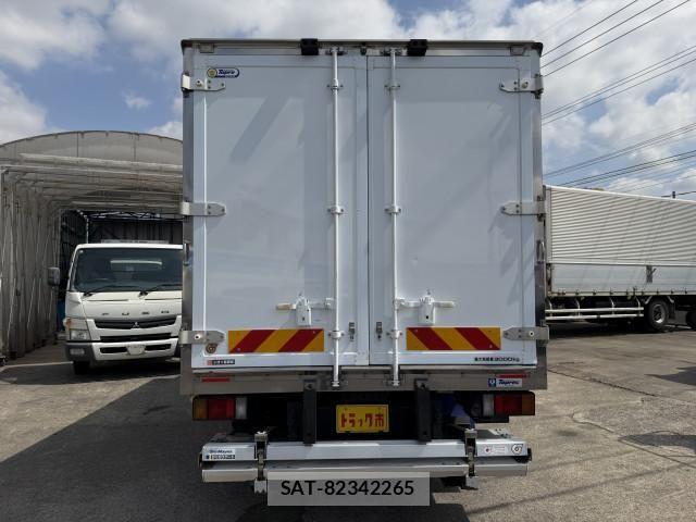 Isuzu ELF TRUCK 2021-03 6904680-2