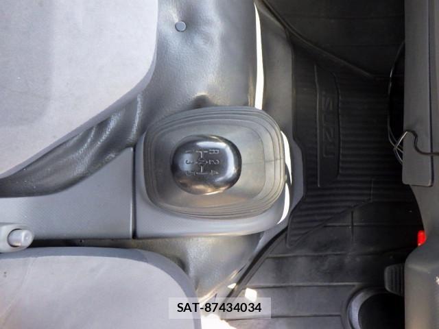 Isuzu ELF TRUCK 2017-07 6904674-10