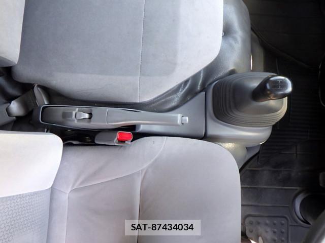 Isuzu ELF TRUCK 2017-07 6904674-11