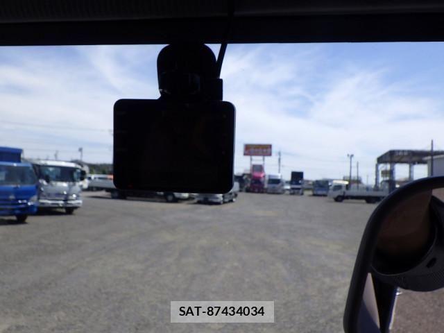 Isuzu ELF TRUCK 2017-07 6904674-12