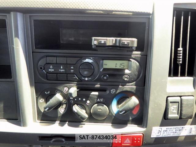 Isuzu ELF TRUCK 2017-07 6904674-13