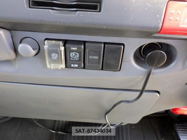 Isuzu ELF TRUCK 2017-07 6904674-14