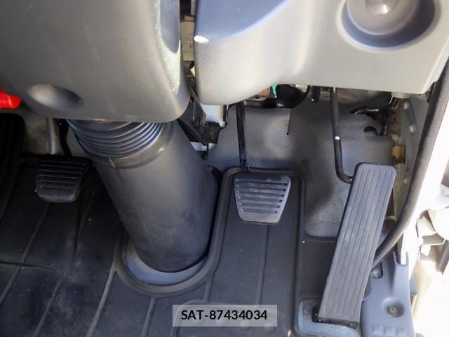 Isuzu ELF TRUCK 2017-07 6904674-17