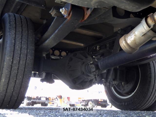 Isuzu ELF TRUCK 2017-07 6904674-20