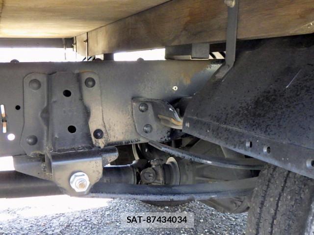 Isuzu ELF TRUCK 2017-07 6904674-22