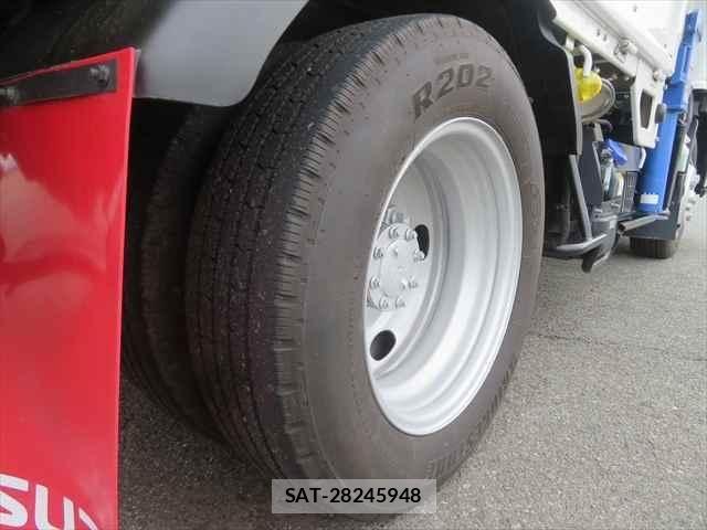 Isuzu ELF TRUCK 2020-04 6904636-18