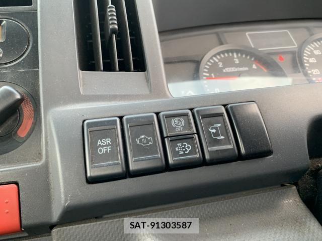 Isuzu ELF TRUCK 2016-03 6904679-3