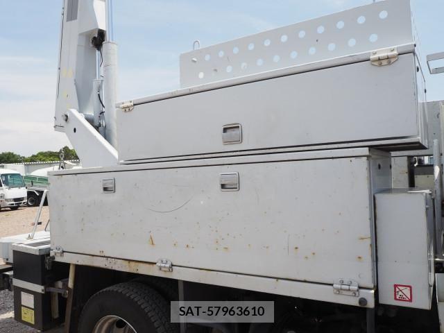 Isuzu ELF TRUCK 2013-08 6904704-16