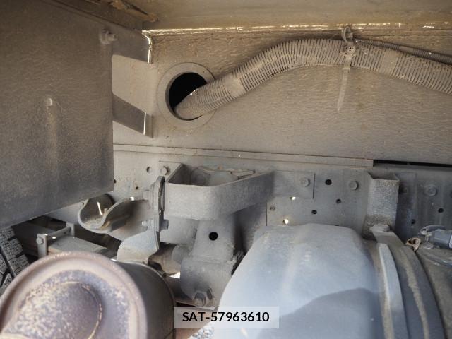 Isuzu ELF TRUCK 2013-08 6904704-18