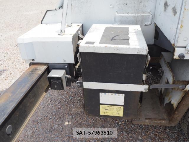 Isuzu ELF TRUCK 2013-08 6904704-24