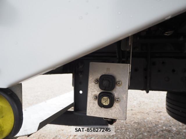 Isuzu ELF TRUCK 2007-06 6904695-22
