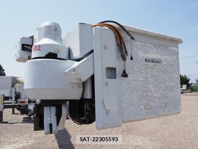 Isuzu ELF TRUCK 2013-12 6904681-17