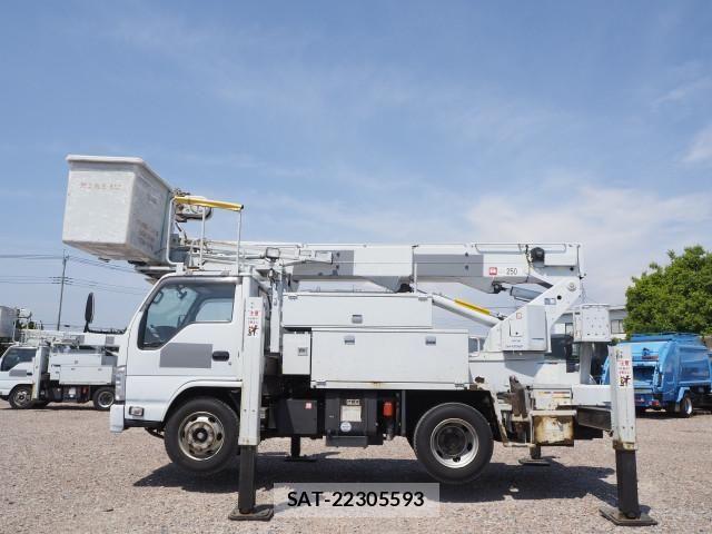 Isuzu ELF TRUCK 2013-12 6904681-1