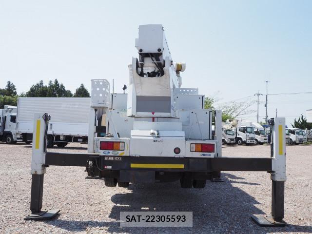 Isuzu ELF TRUCK 2013-12 6904681-3