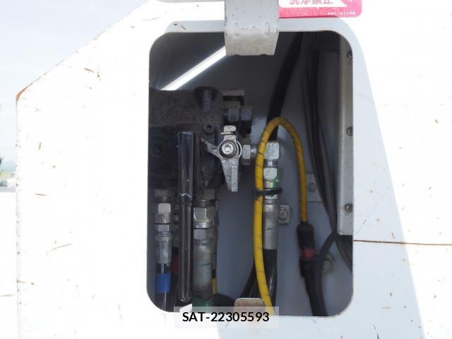 Isuzu ELF TRUCK 2013-12 6904681-8