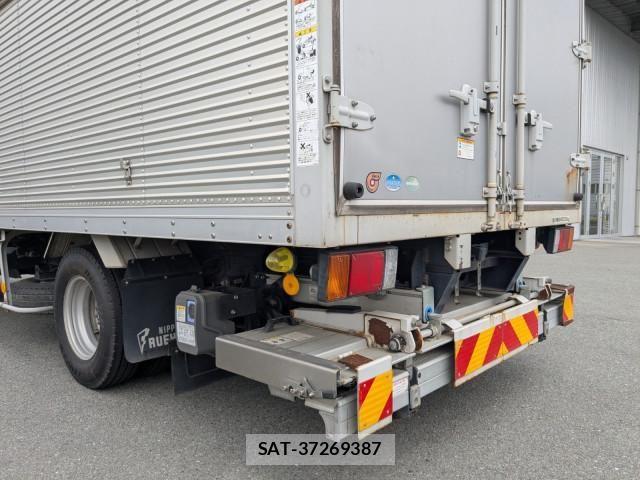 Isuzu ELF TRUCK 2018-02 6904656-4