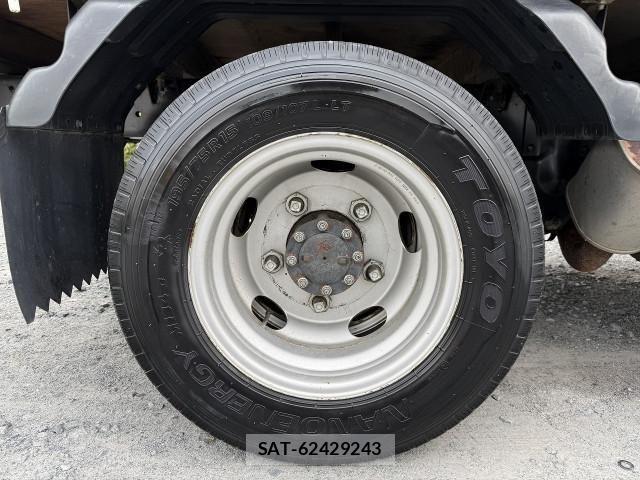 Isuzu ELF TRUCK 2014-03 6904705-12