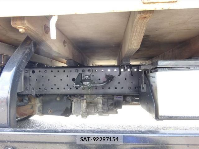 Isuzu ELF TRUCK 2018-10 6904706-4