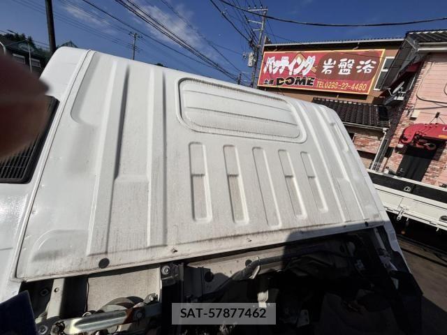 Isuzu ELF TRUCK 2013-10 6904699-11