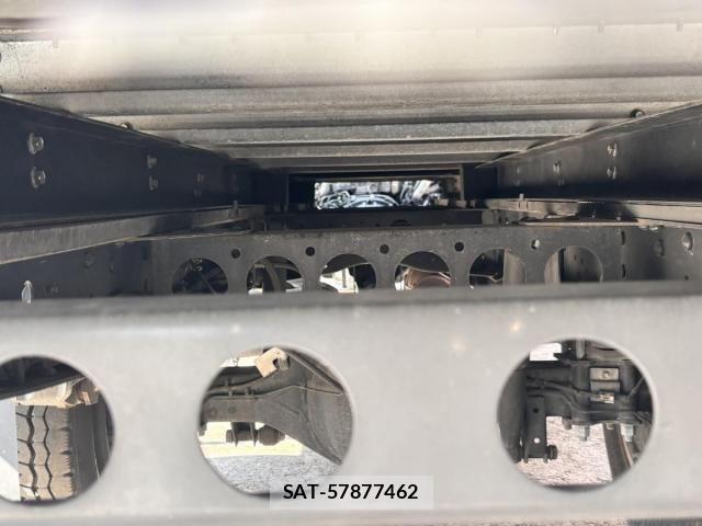 Isuzu ELF TRUCK 2013-10 6904699-25