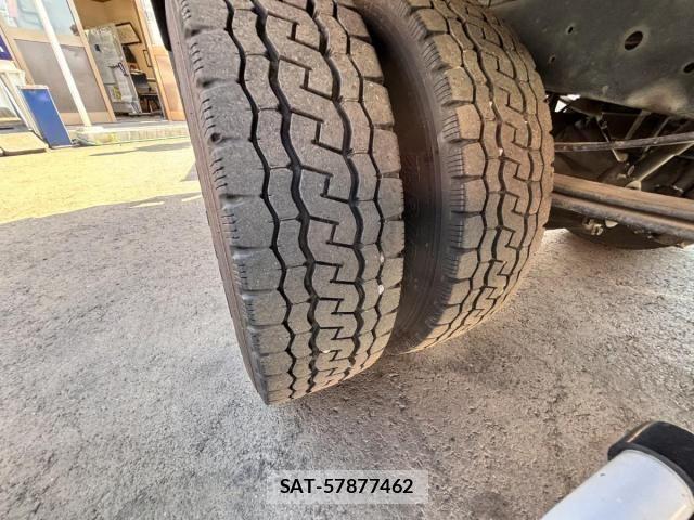 Isuzu ELF TRUCK 2013-10 6904699-28