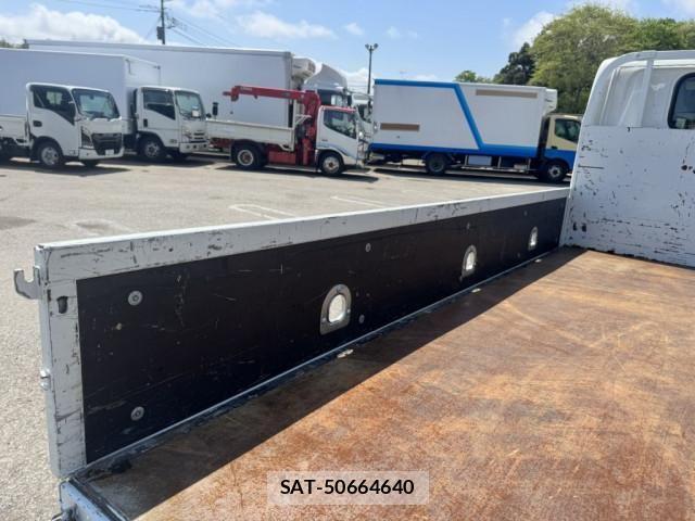Isuzu ELF TRUCK 2025-04 6904640-9