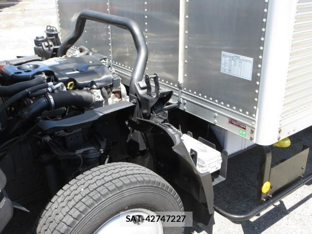 Isuzu ELF TRUCK 2018-03 6904642-15