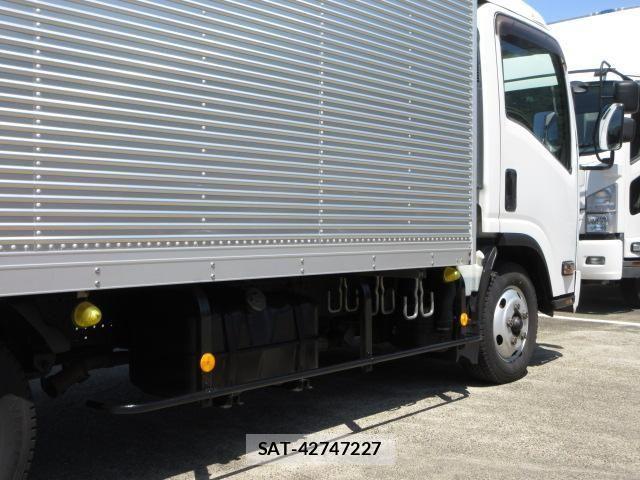 Isuzu ELF TRUCK 2018-03 6904642-17