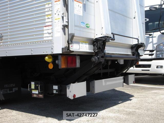 Isuzu ELF TRUCK 2018-03 6904642-19