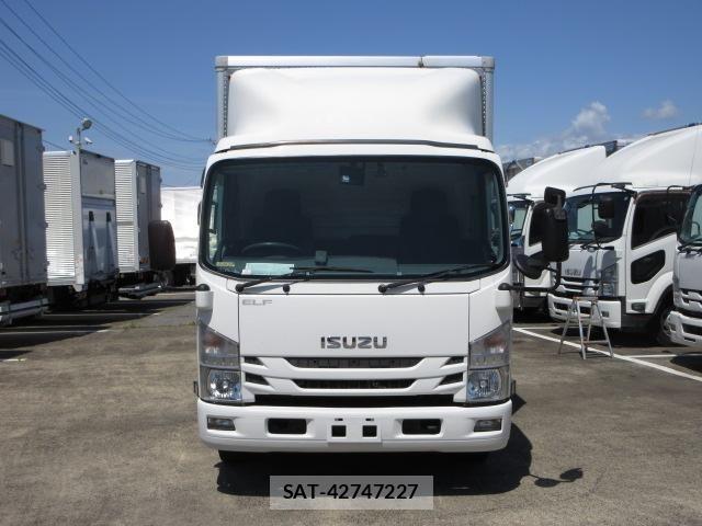 Isuzu ELF TRUCK 2018-03 6904642-4