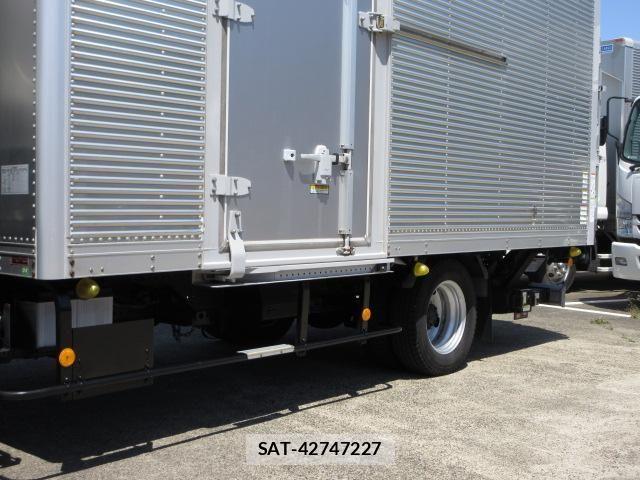 Isuzu ELF TRUCK 2018-03 6904642-8