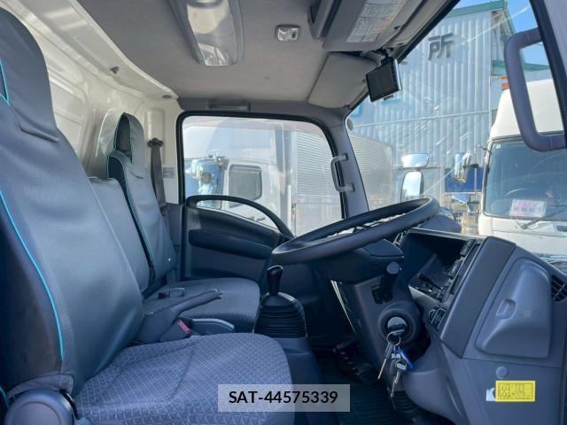 Isuzu ELF TRUCK 2019-10 6904637-26