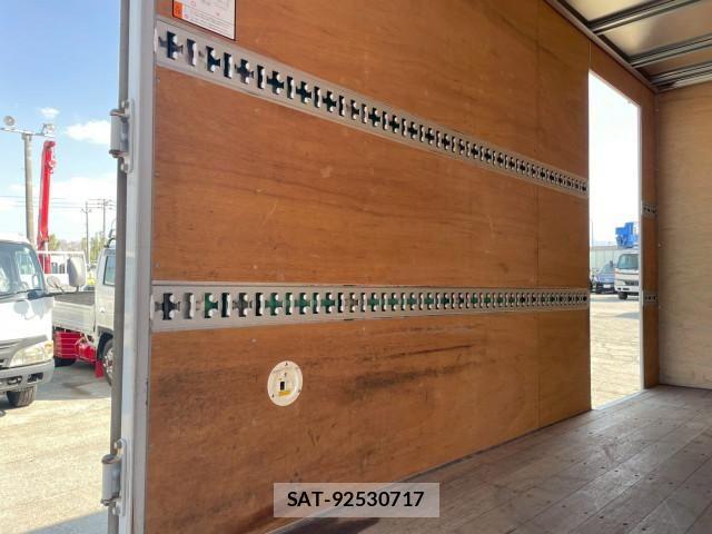 Isuzu ELF TRUCK 2018-12 6904702-12