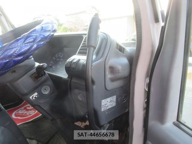 Isuzu ELF TRUCK 2005-11 6904703-18